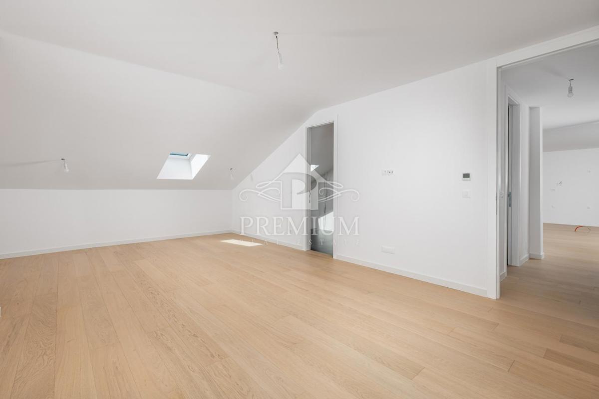 PENTHOUSE S PREKRASNIM RAZGLEDOM, DVIGALOM, GARAŽO