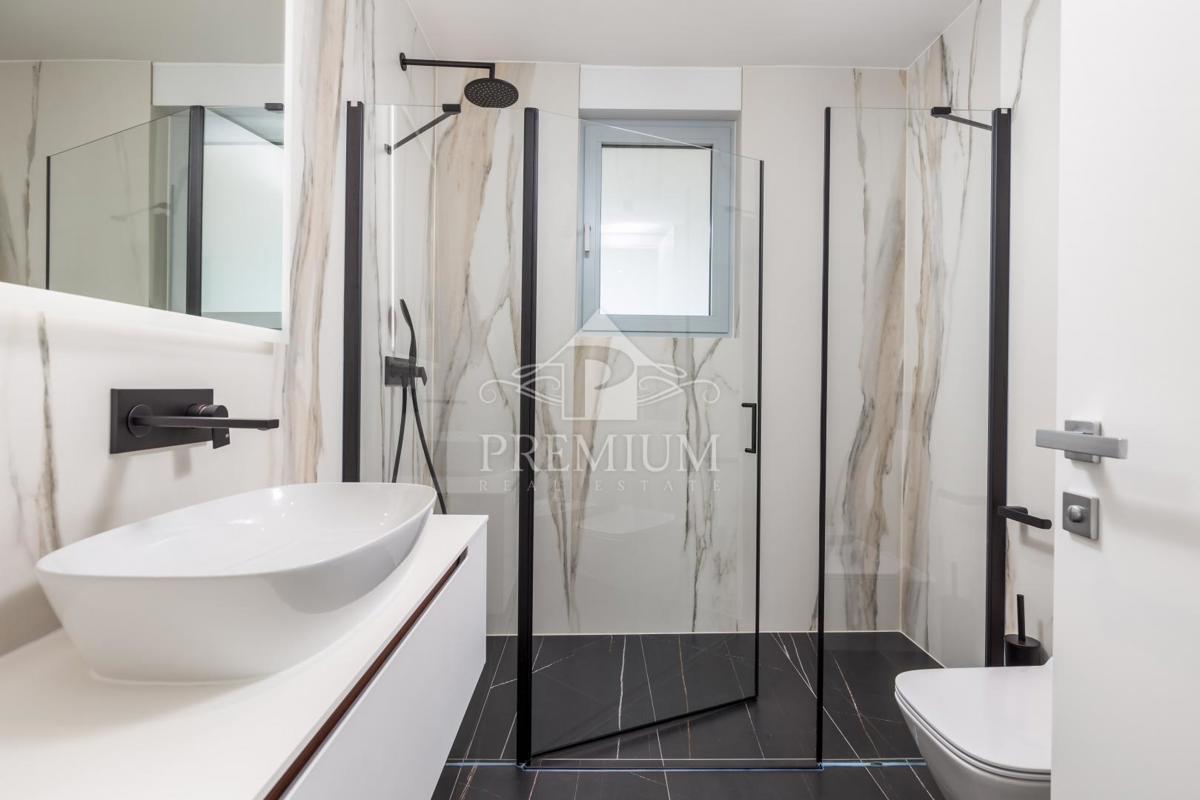 PENTHOUSE S PREKRASNIM RAZGLEDOM, DVIGALOM, GARAŽO