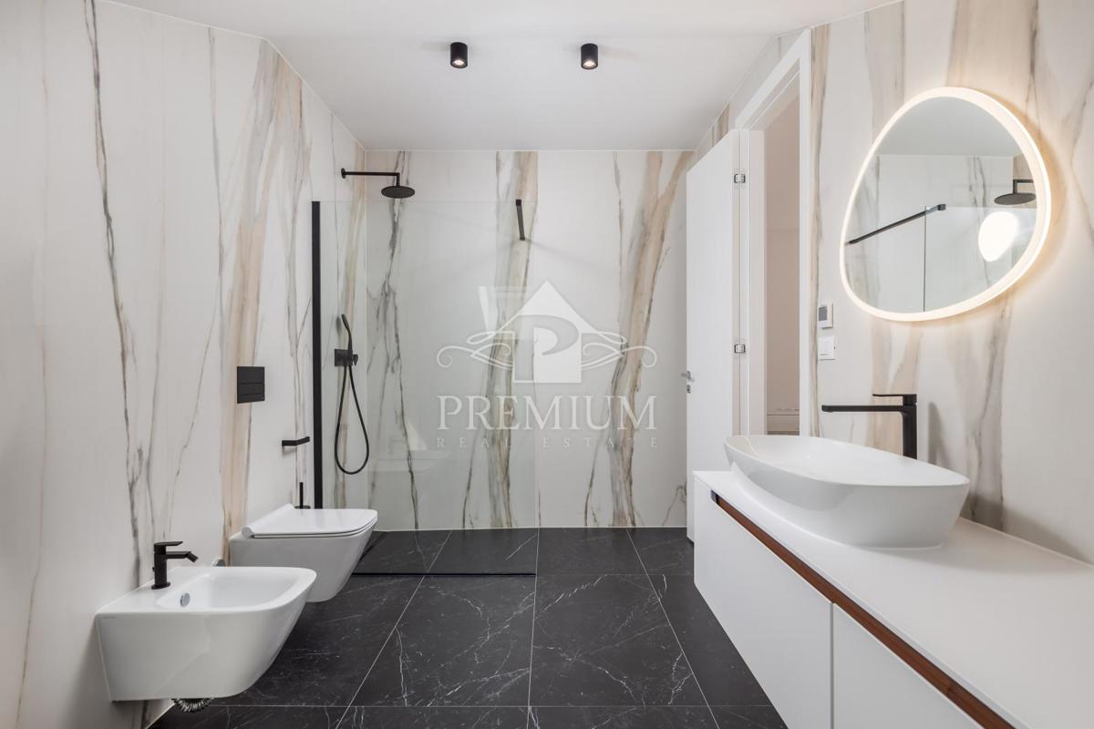 PENTHOUSE S PREKRASNIM RAZGLEDOM, DVIGALOM, GARAŽO
