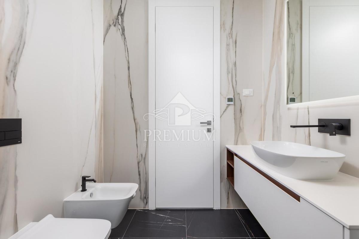 PENTHOUSE S PREKRASNIM RAZGLEDOM, DVIGALOM, GARAŽO