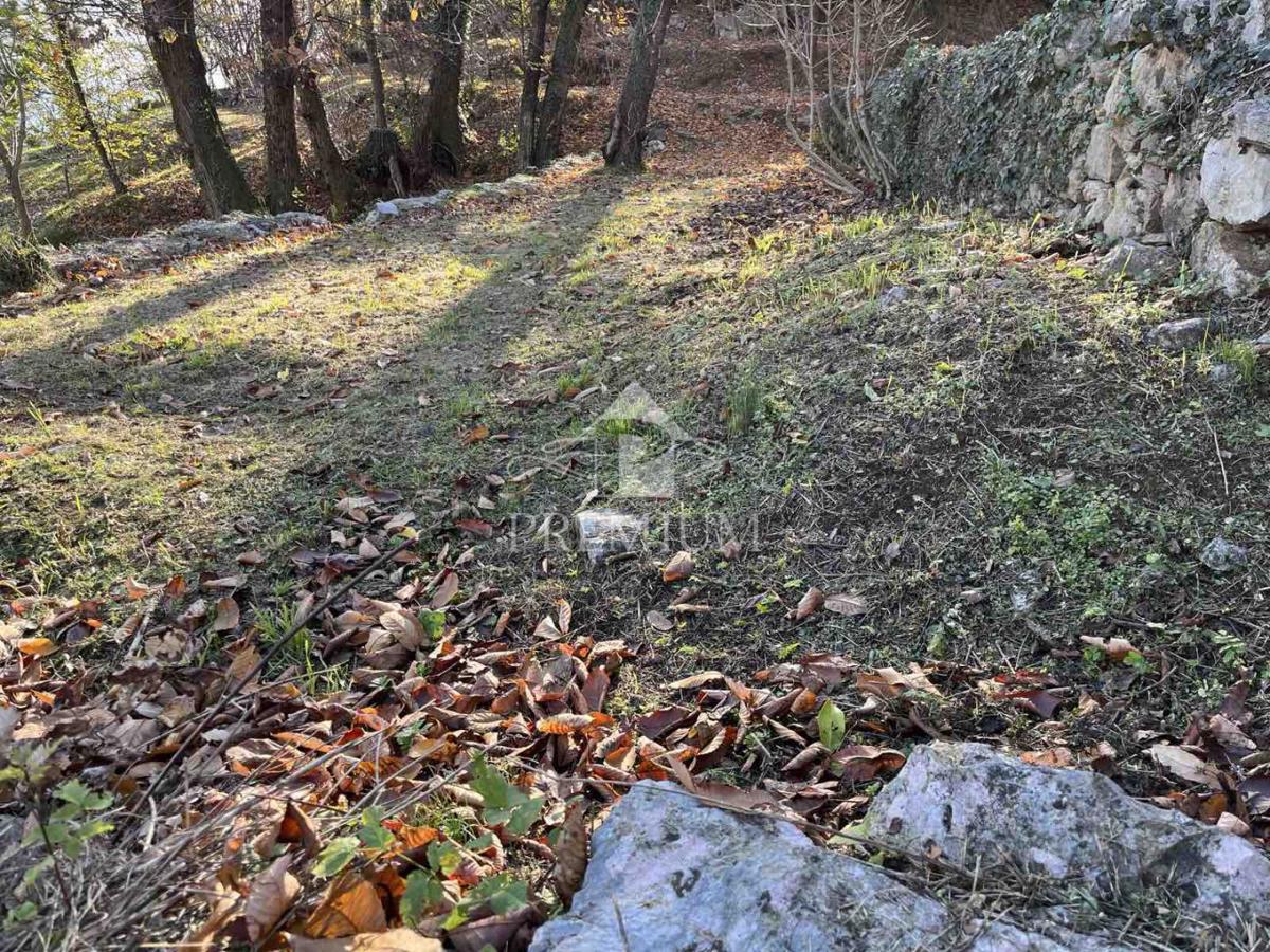 ZAZIDLJIVO ZEMLJIŠČE S PREKRASNIM RAZGLEDOM, 1181 m2