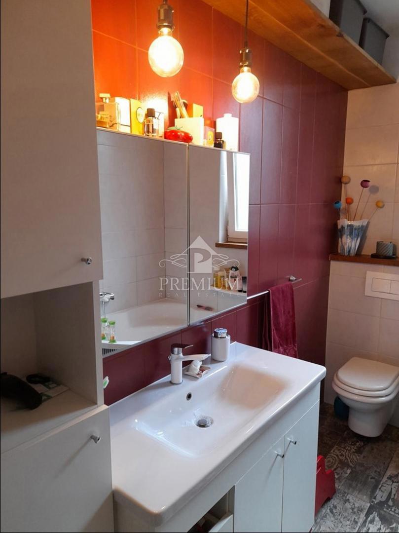APARTMA 54,69 m2, PARKIRIŠČE, BLIZINA MORJA IN CENTRA