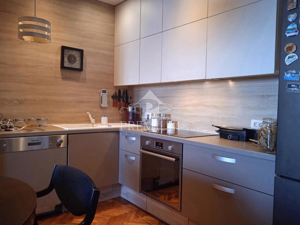 APARTMA 54,69 m2, PARKIRIŠČE, BLIZINA MORJA IN CENTRA