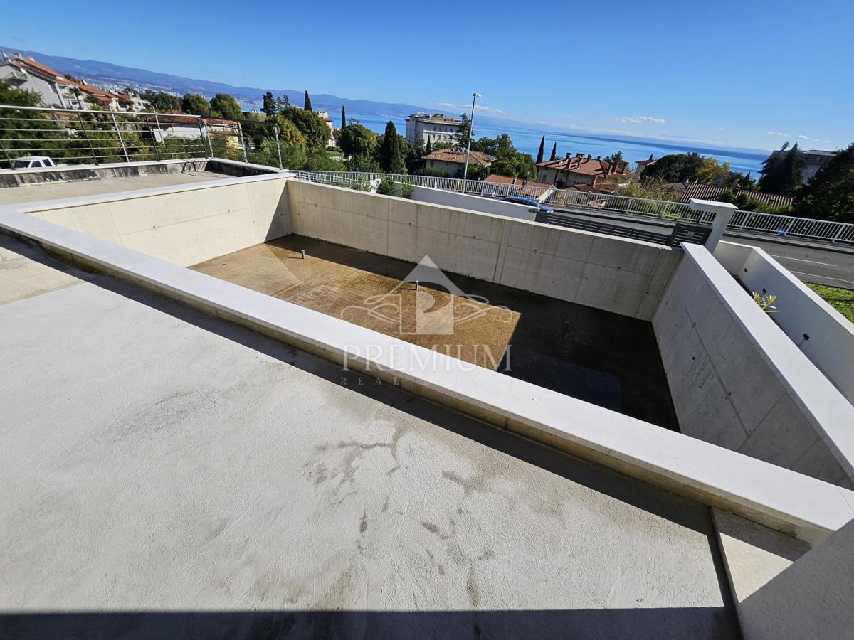 APARTMA Z BAZENOM IN RAZGLEDOM, PARKIRIŠČE, ZGRAJENO 2025