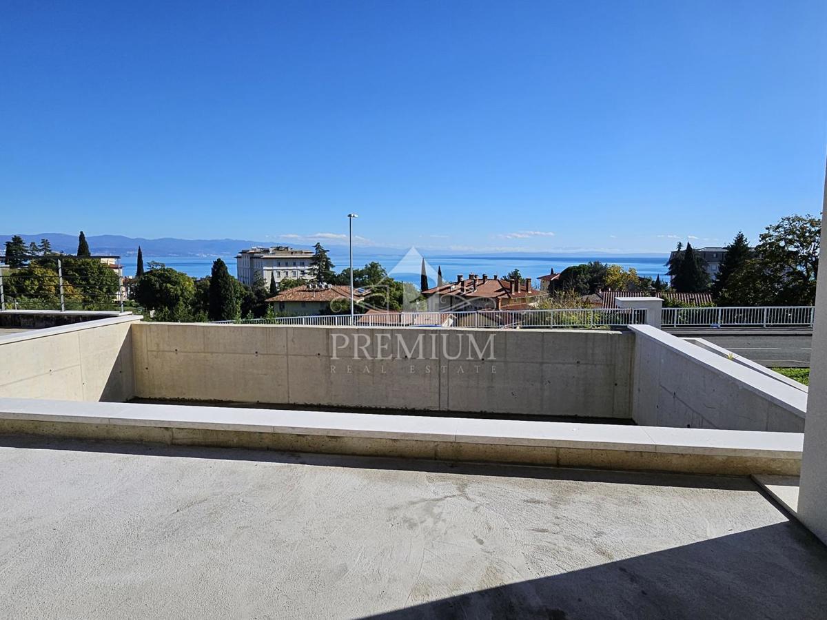 APARTMA Z BAZENOM IN RAZGLEDOM, PARKIRIŠČE, ZGRAJENO 2025