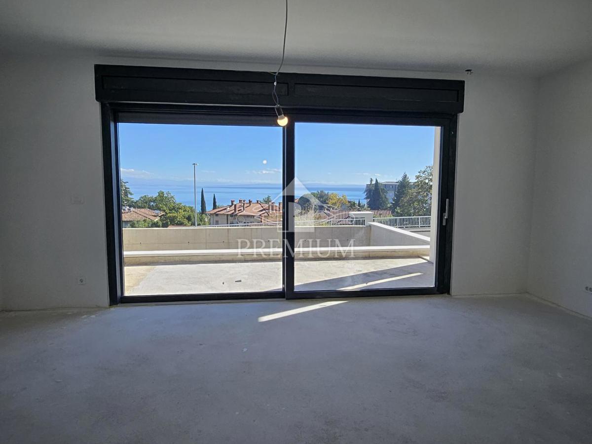 APARTMA Z BAZENOM IN RAZGLEDOM, PARKIRIŠČE, ZGRAJENO 2025