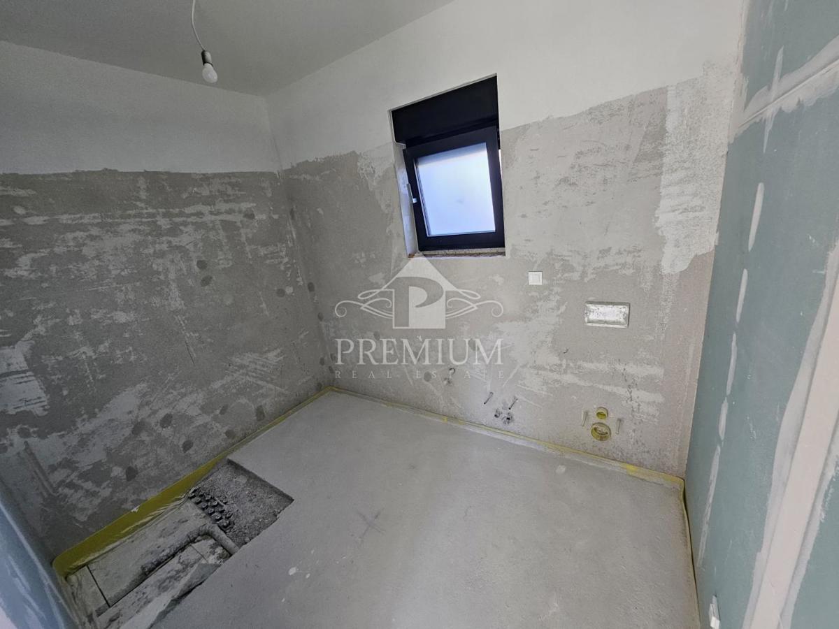 APARTMA Z BAZENOM IN RAZGLEDOM, PARKIRIŠČE, ZGRAJENO 2025