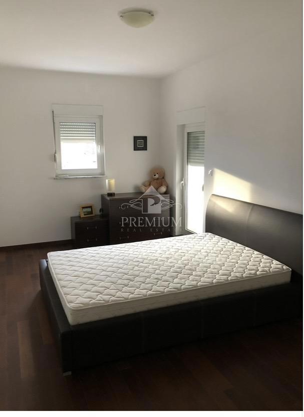 MODERNO STANOVANJE S PANORAMSKIM RAZGLEDOM, PARKIRIŠČE