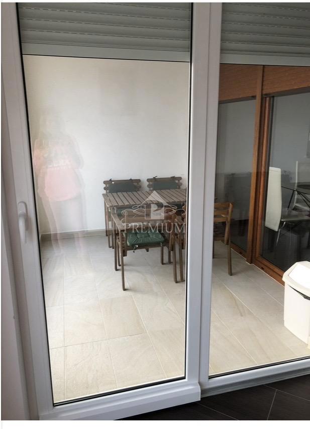 MODERNO STANOVANJE S PANORAMSKIM RAZGLEDOM, PARKIRIŠČE