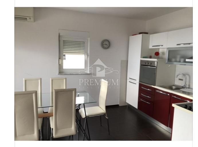 MODERNO STANOVANJE S PANORAMSKIM RAZGLEDOM, PARKIRIŠČE