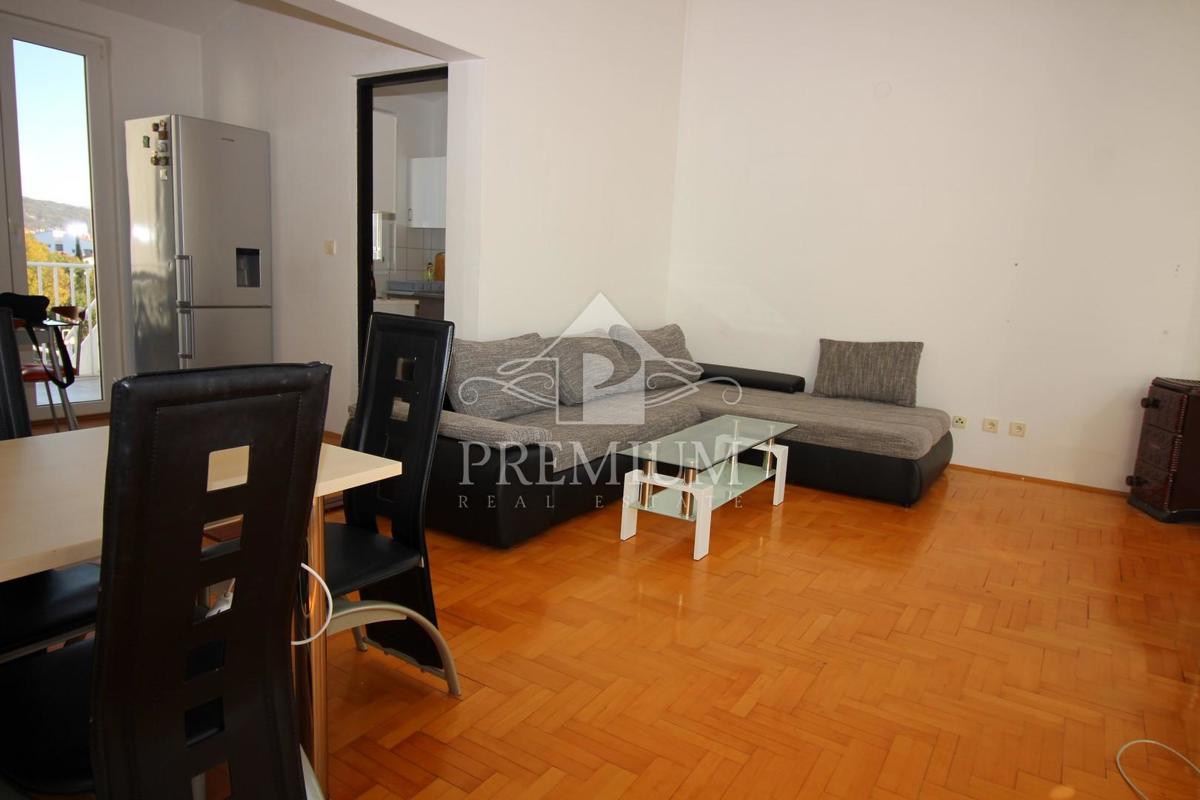 STANOVANJE NA DOBRI LOKACIJI, 2s+kopalnica, parking, balkon, terasa