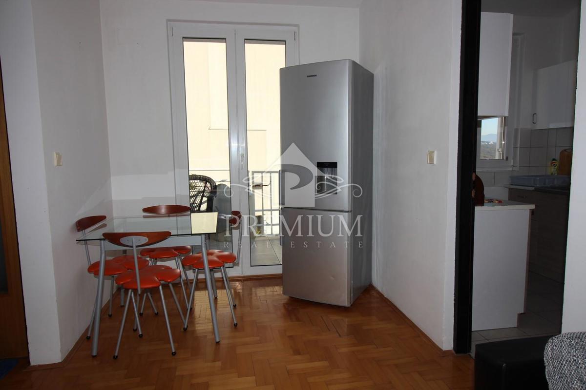 STANOVANJE NA DOBRI LOKACIJI, 2s+kopalnica, parking, balkon, terasa