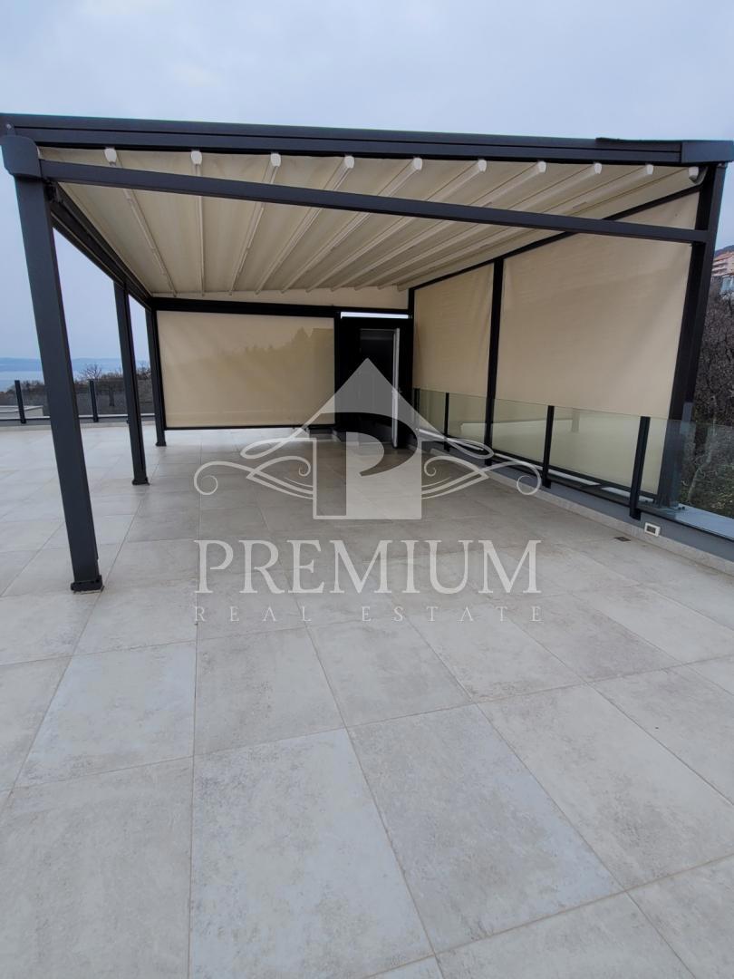 PENTHOUSE S STREŠNO TERASO, PANORAMSKI RAZGLED, GARAŽA
