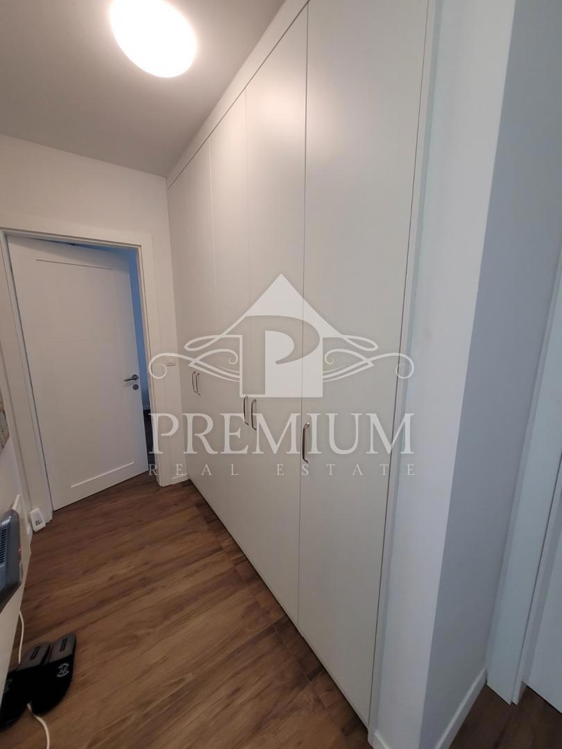 PENTHOUSE S STREŠNO TERASO, PANORAMSKI RAZGLED, GARAŽA