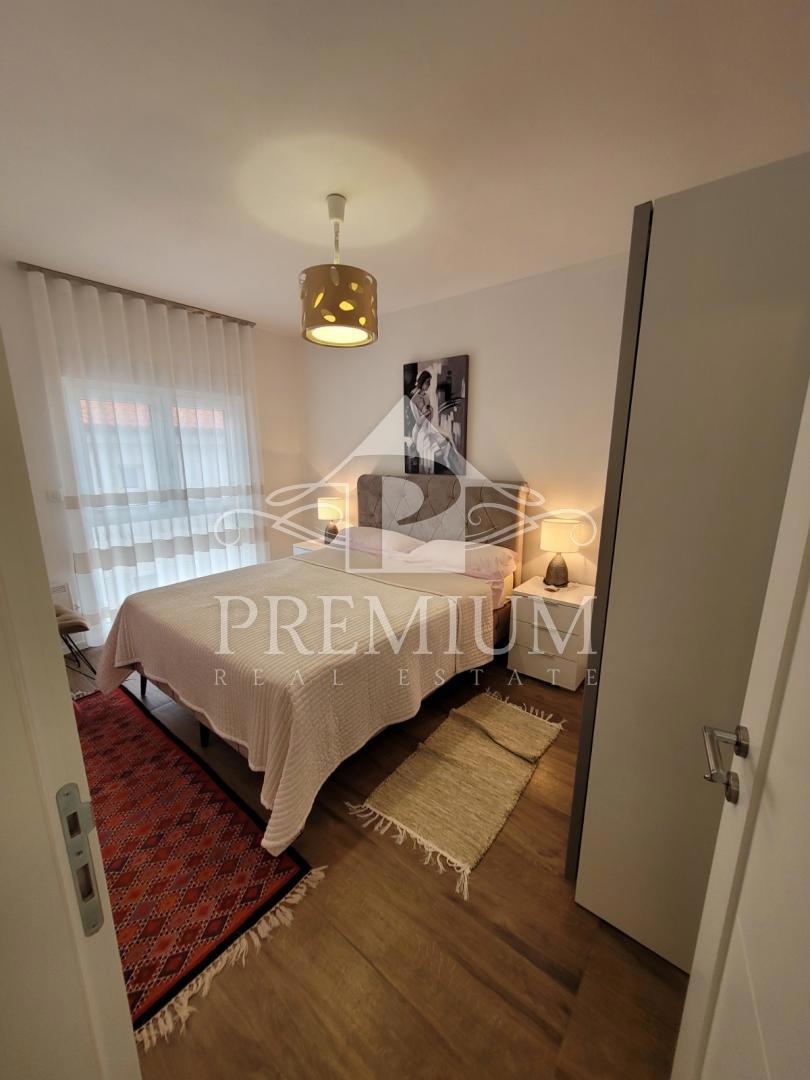 PENTHOUSE S STREŠNO TERASO, PANORAMSKI RAZGLED, GARAŽA
