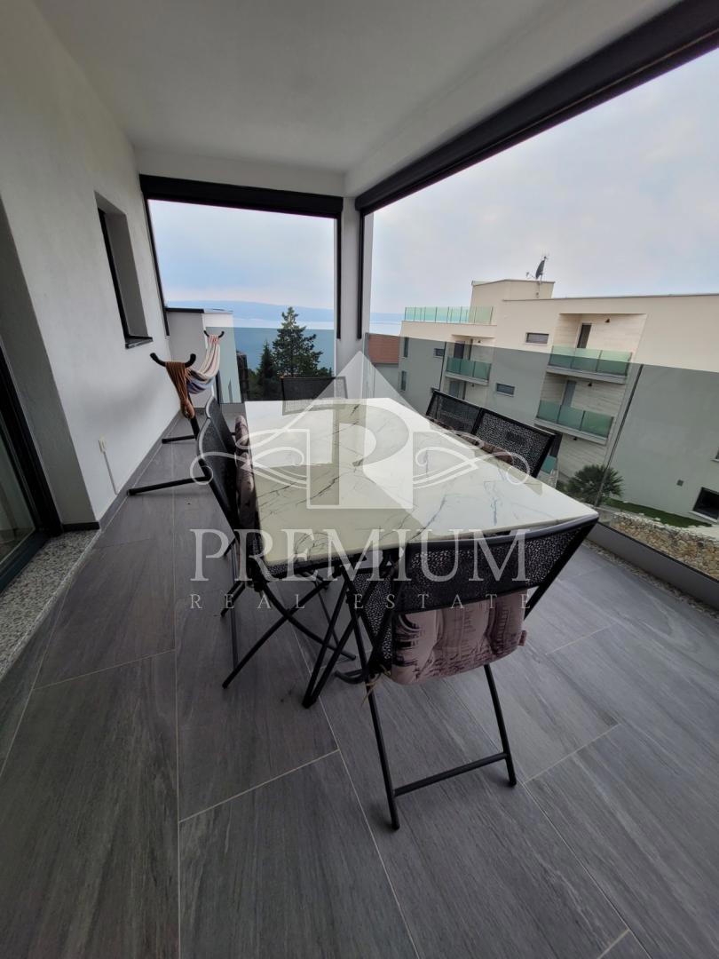 PENTHOUSE S STREŠNO TERASO, PANORAMSKI RAZGLED, GARAŽA