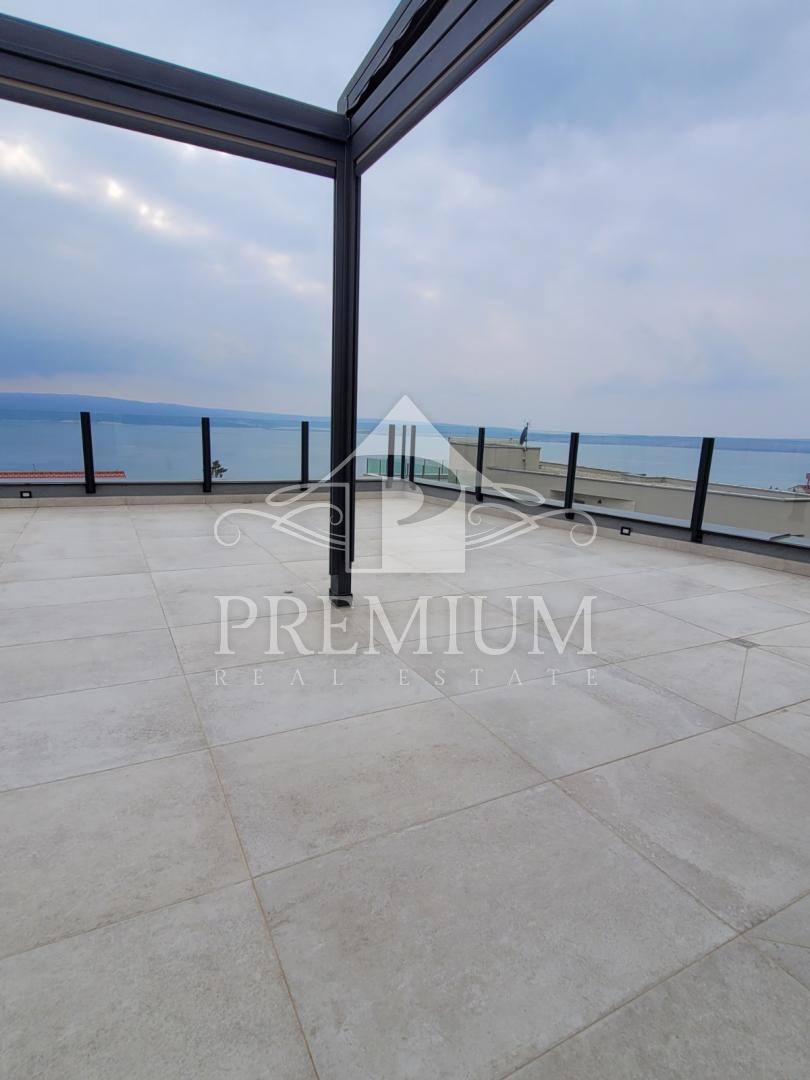 PENTHOUSE S STREŠNO TERASO, PANORAMSKI RAZGLED, GARAŽA