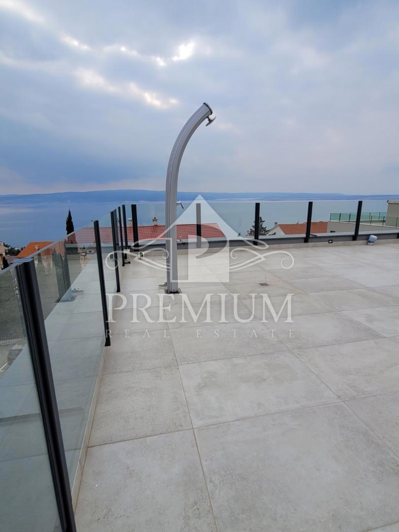 PENTHOUSE S STREŠNO TERASO, PANORAMSKI RAZGLED, GARAŽA