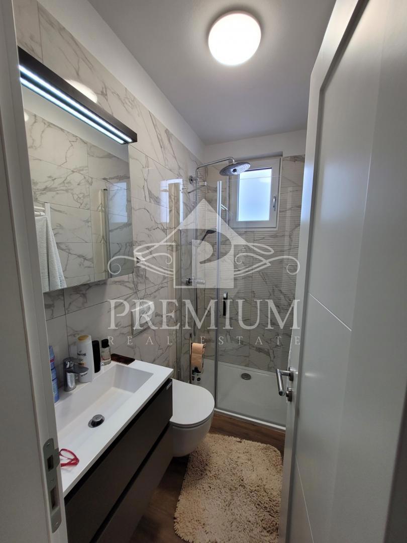 PENTHOUSE S STREŠNO TERASO, PANORAMSKI RAZGLED, GARAŽA