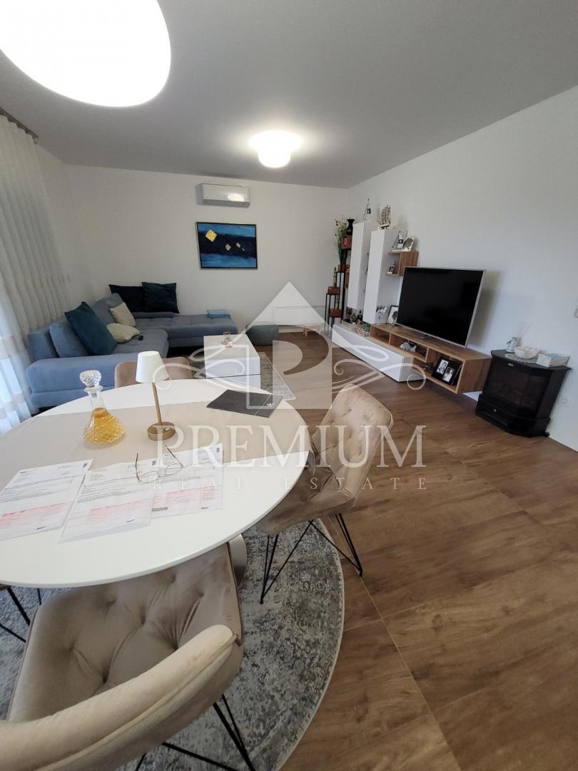 PENTHOUSE S STREŠNO TERASO, PANORAMSKI RAZGLED, GARAŽA