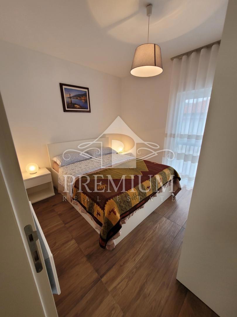 PENTHOUSE S STREŠNO TERASO, PANORAMSKI RAZGLED, GARAŽA