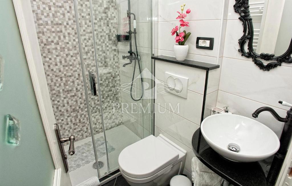 STANOVANJE V CENTRU 101 m2 + APP 33 m2, bližina morja, razgled