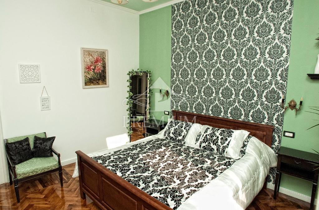 STANOVANJE V CENTRU 101 m2 + APP 33 m2, bližina morja, razgled