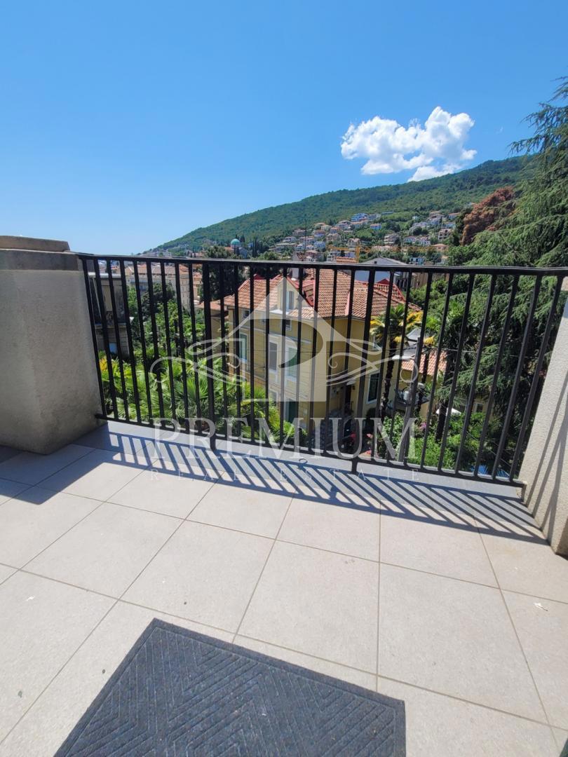 STANOVANJE V CENTRU 101 m2 + APP 33 m2, bližina morja, razgled