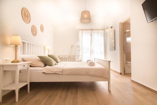 HIŠA Z BAZENOM, PRIMERNA ZA TURIZEM