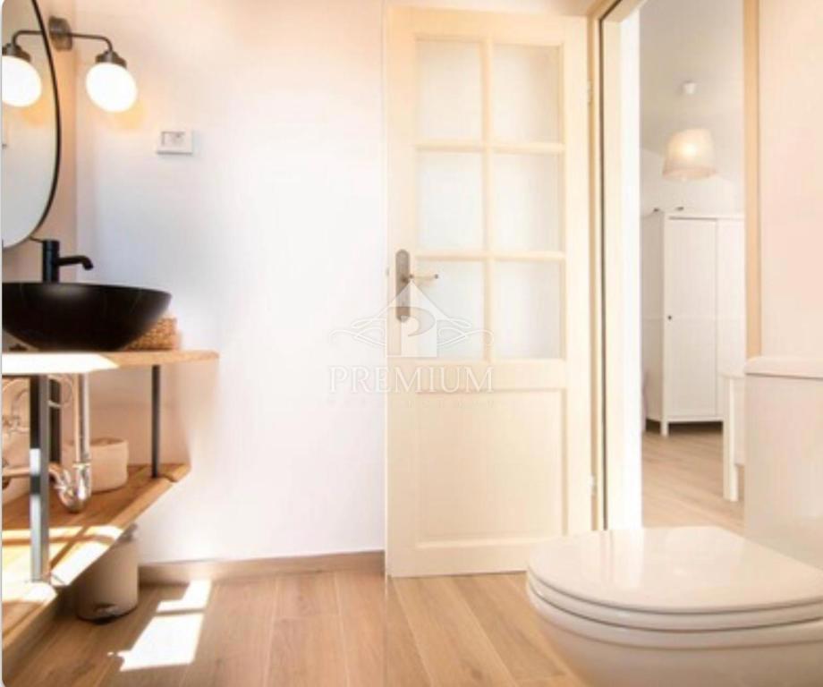 HIŠA Z BAZENOM, PRIMERNA ZA TURIZEM