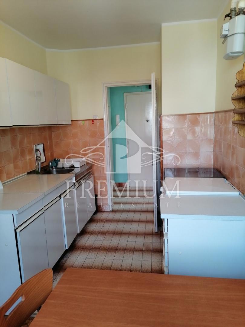 APARTMAN 51 m2, BALKON, POGLED NA MORJE