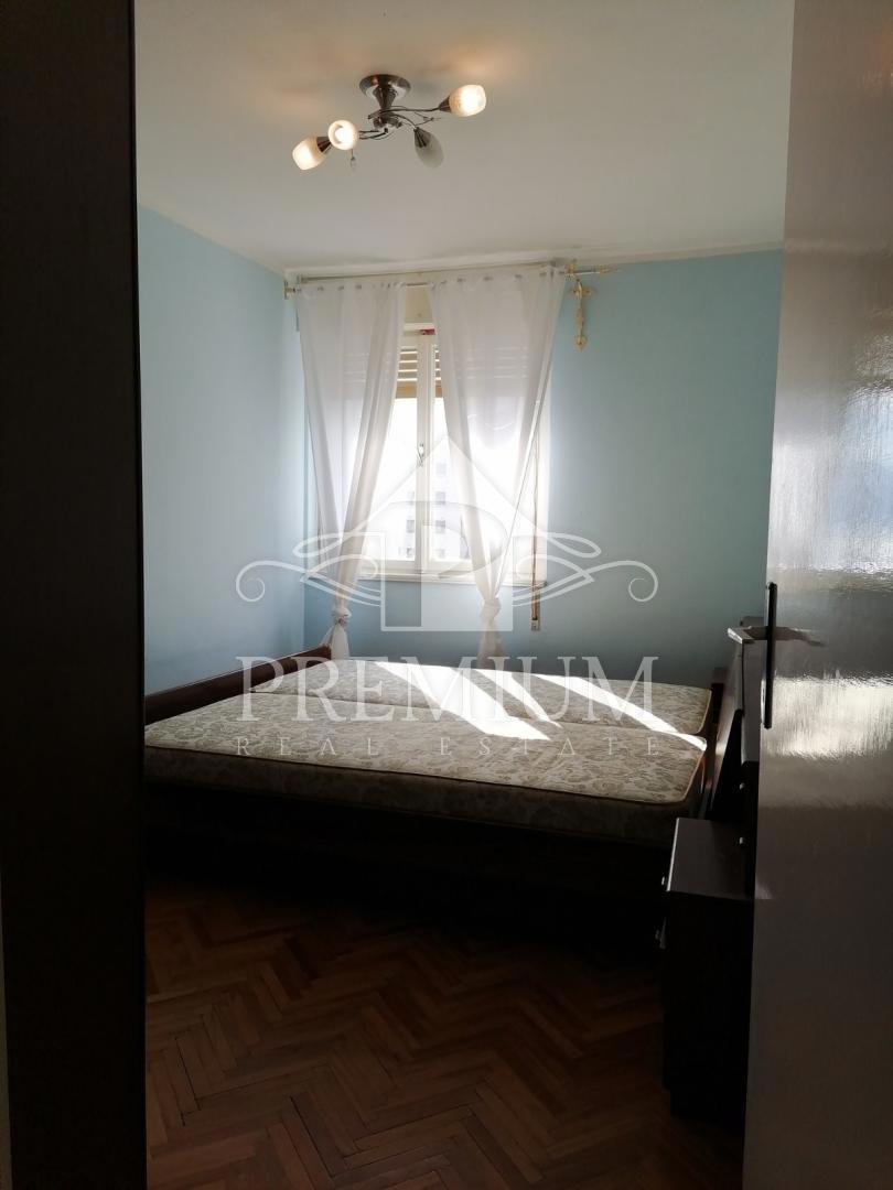 APARTMAN 51 m2, BALKON, POGLED NA MORJE