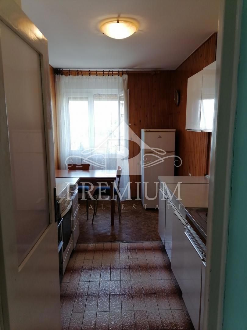 APARTMAN 51 m2, BALKON, POGLED NA MORJE