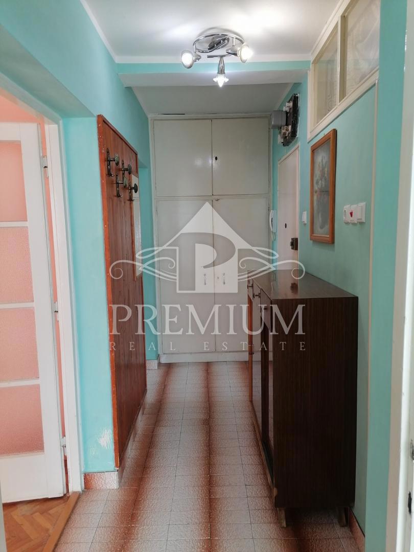 APARTMAN 51 m2, BALKON, POGLED NA MORJE