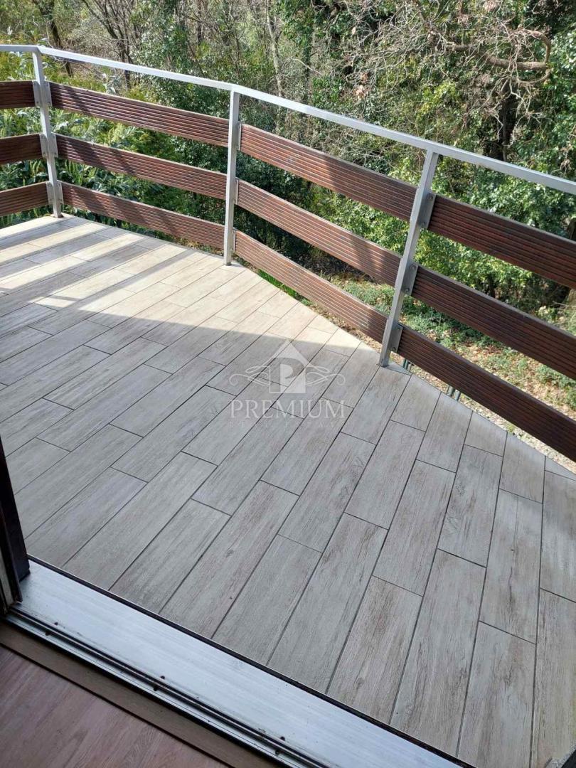 STANOVANJE 70,70 m2 Z GARAŽO NA MIRNI LOKACIJI
