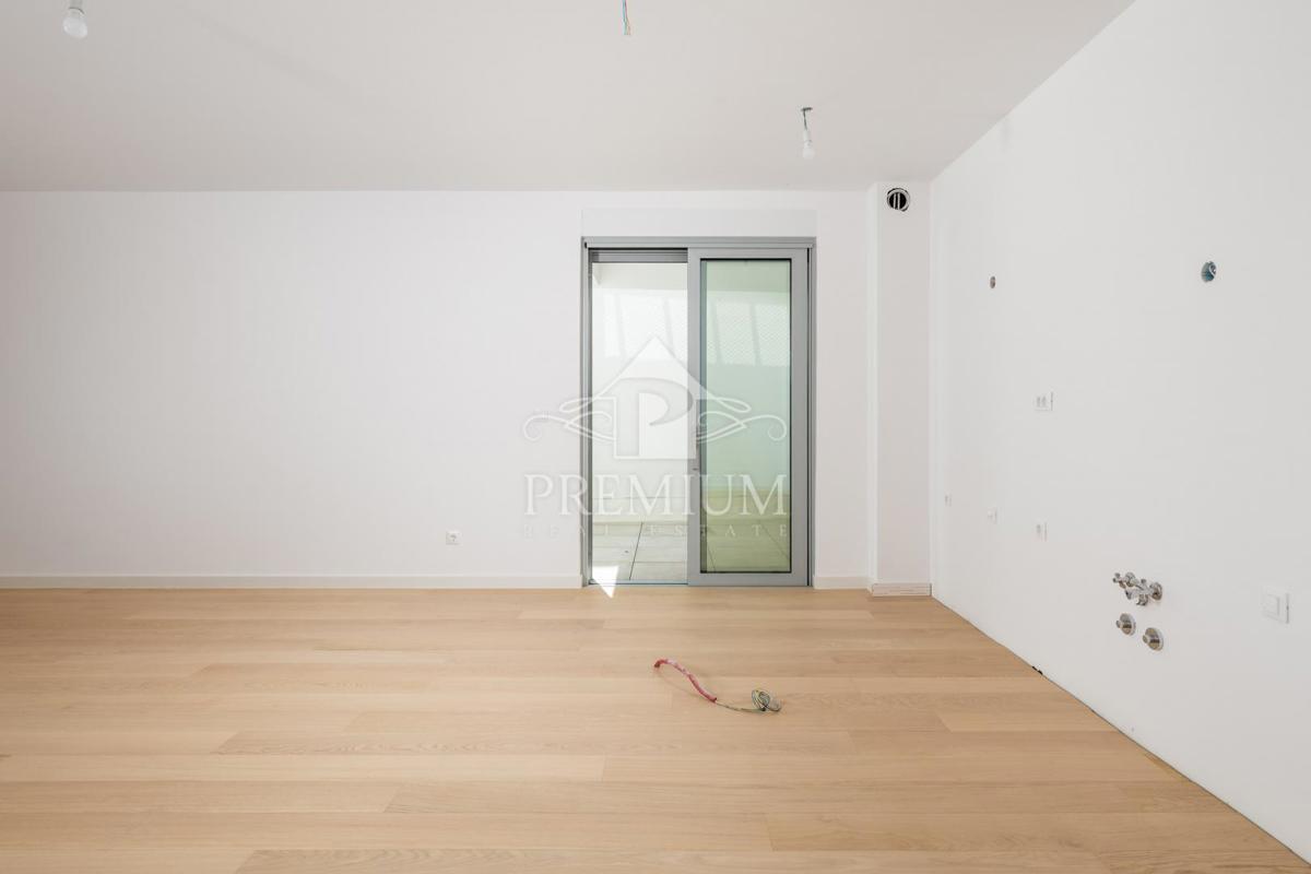 ELITNO STANOVANJE S PREKRASNIM RAZGLEDOM