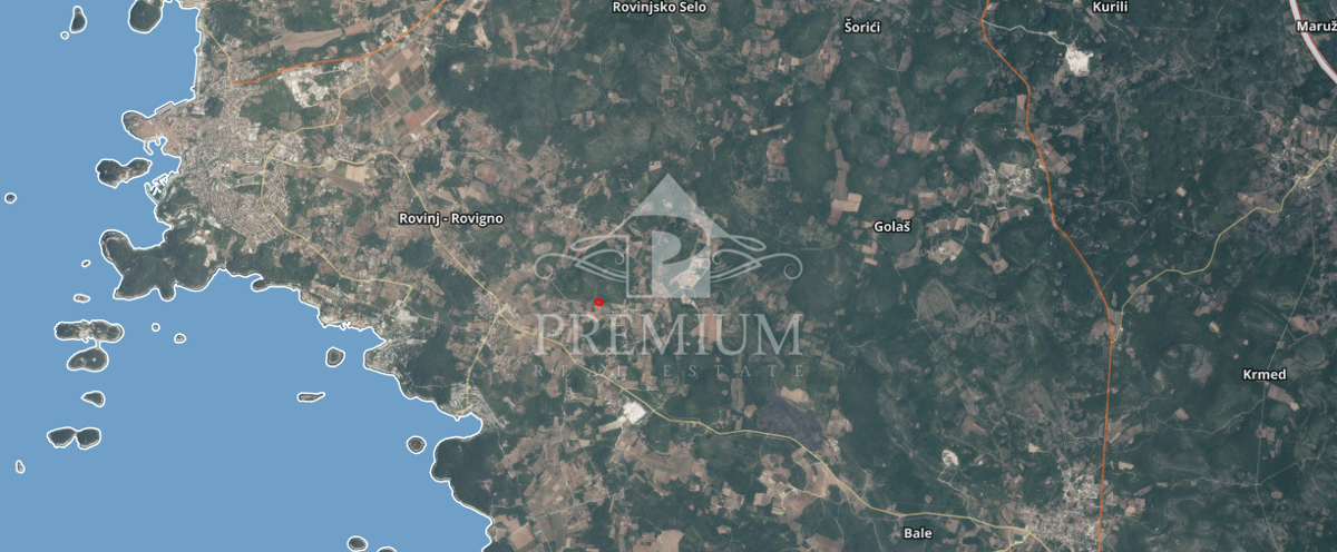 GOZD Z DOSTOPNO CESTO PRI ROVINJU