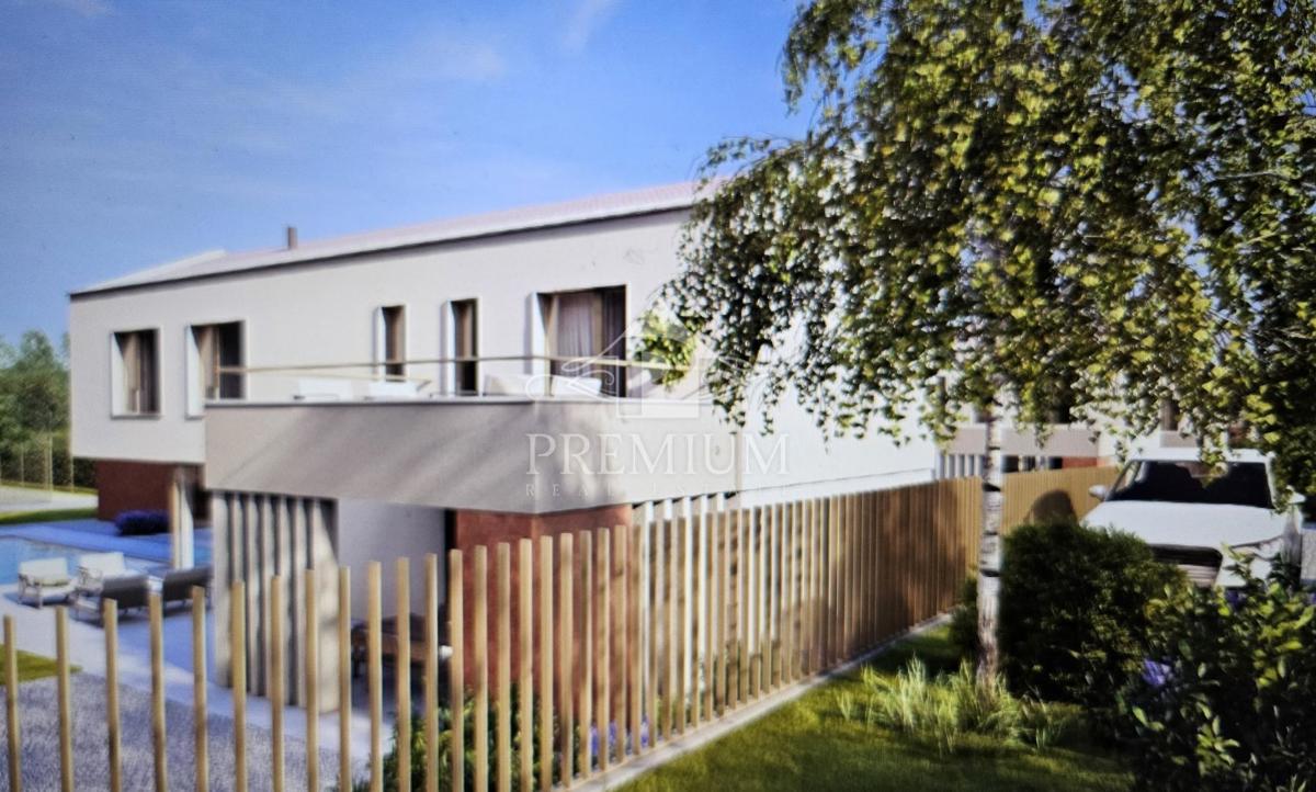 MODERNA NOVOGRADNJA Z BAZENOM IN VELIKIM VRTOM