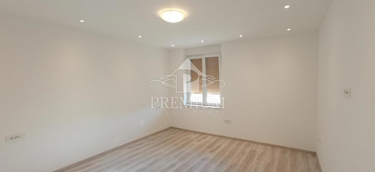 TRISOBNO STANOVANJE V CENTRU PULE, OBNOVA 2025