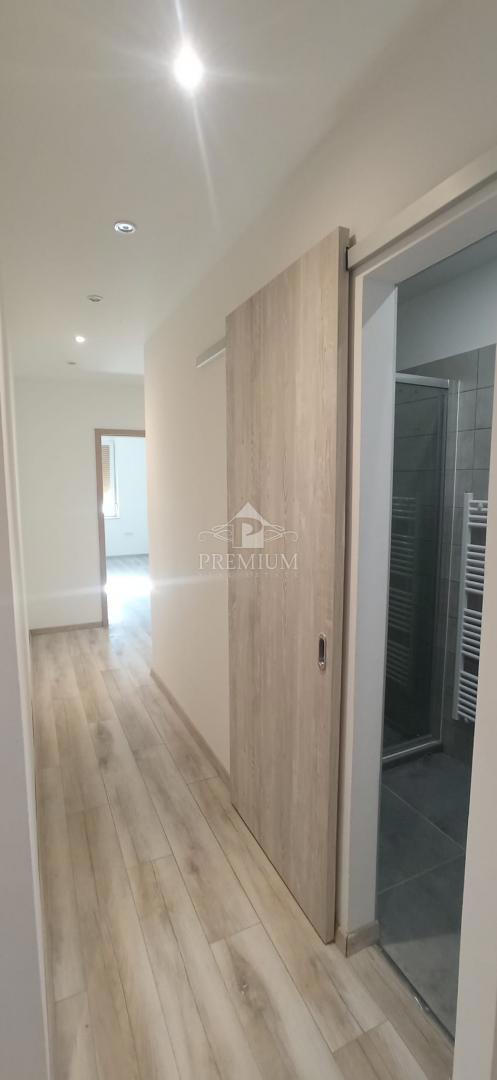 TRISOBNO STANOVANJE V CENTRU PULE, OBNOVA 2025