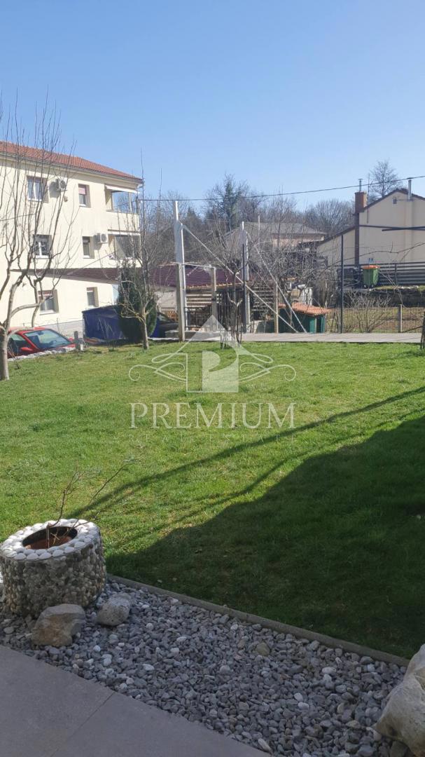 STANOVANJE 2S+B Z VRTOM