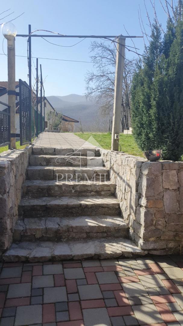STANOVANJE 2S+B Z VRTOM