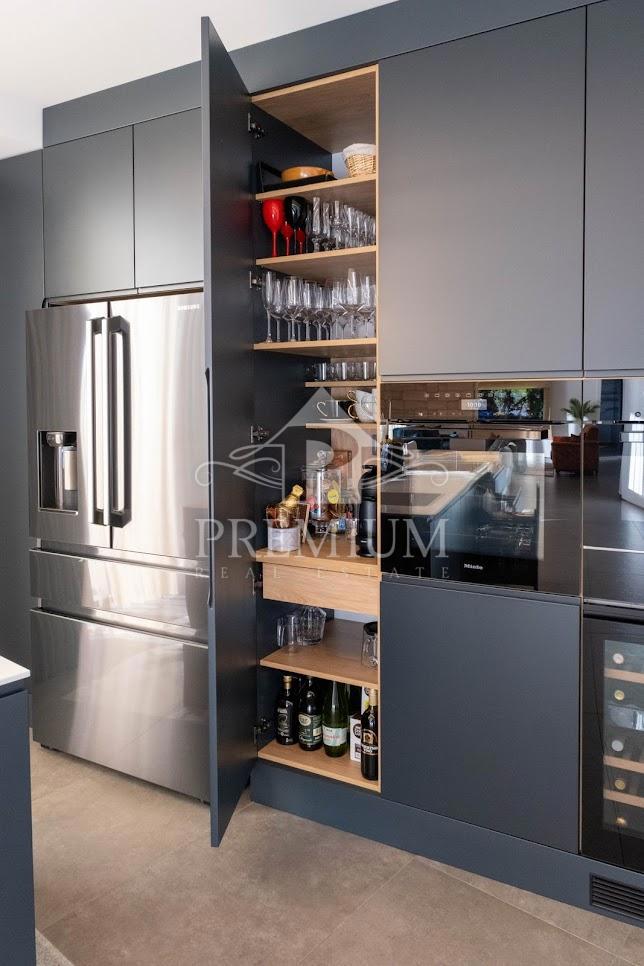 NOVOZGRADLJENI PENTHOUSE S ČAROBNIM RAZGLEDOM