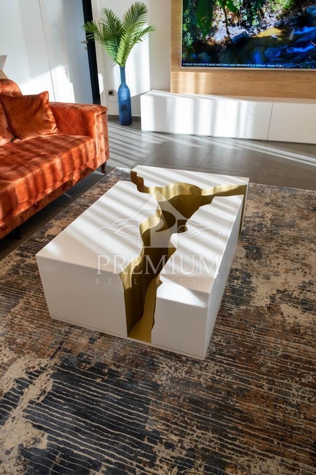 NOVOZGRADLJENI PENTHOUSE S ČAROBNIM RAZGLEDOM