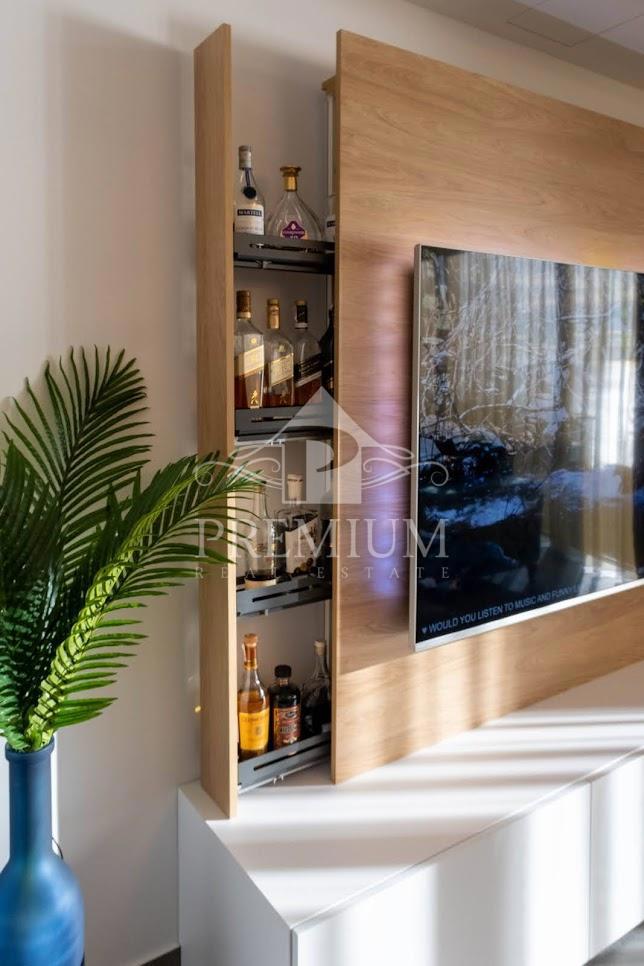 NOVOZGRADLJENI PENTHOUSE S ČAROBNIM RAZGLEDOM