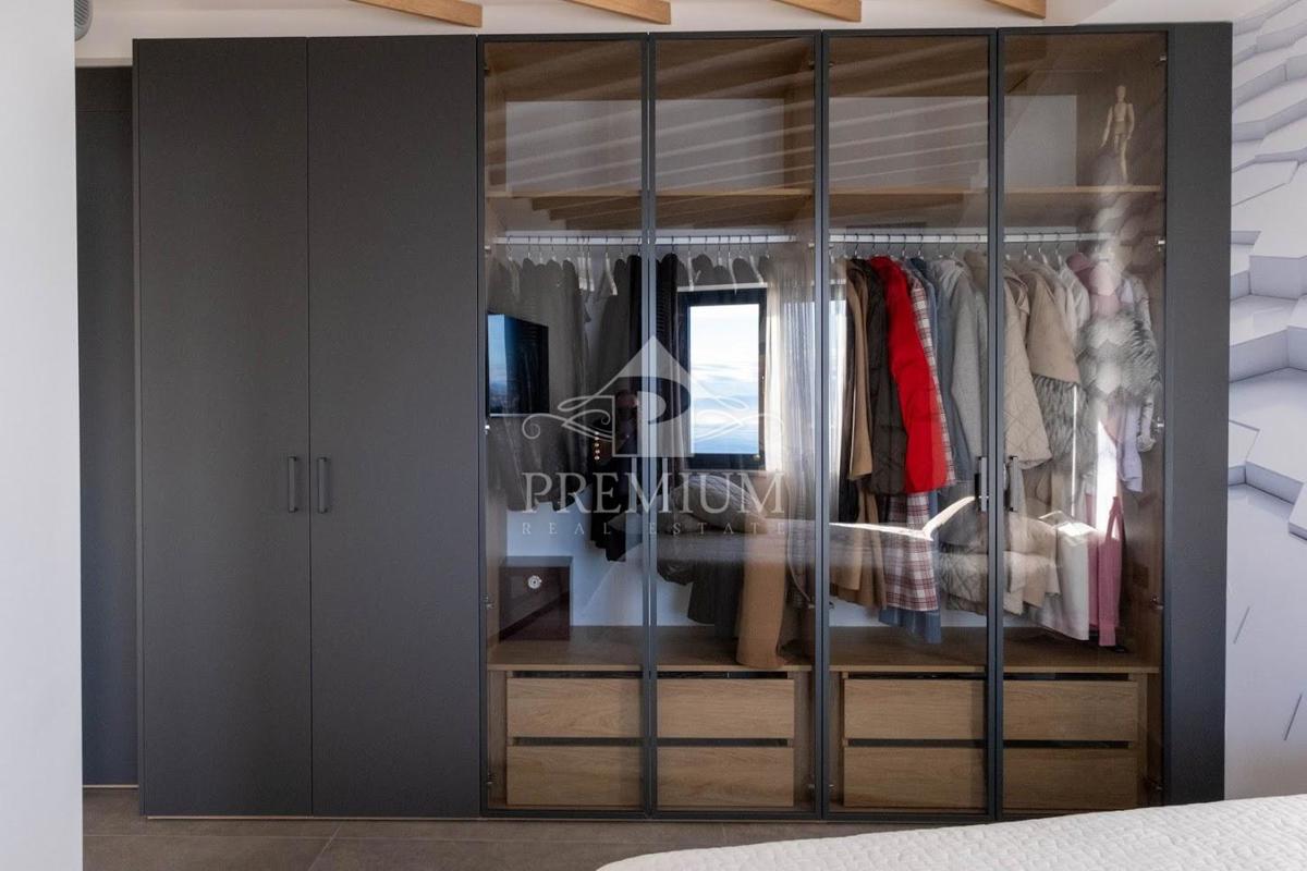 NOVOZGRADLJENI PENTHOUSE S ČAROBNIM RAZGLEDOM