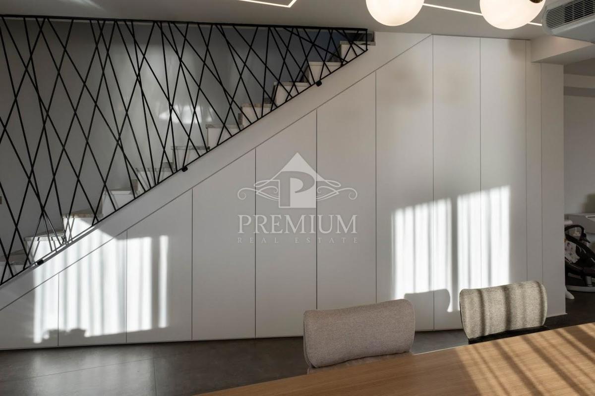 NOVOZGRADLJENI PENTHOUSE S ČAROBNIM RAZGLEDOM