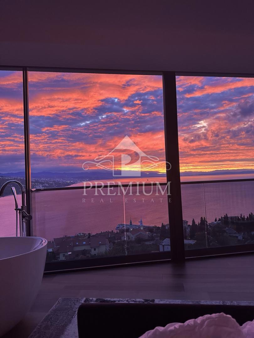 NOVOZGRADLJENI PENTHOUSE S ČAROBNIM RAZGLEDOM