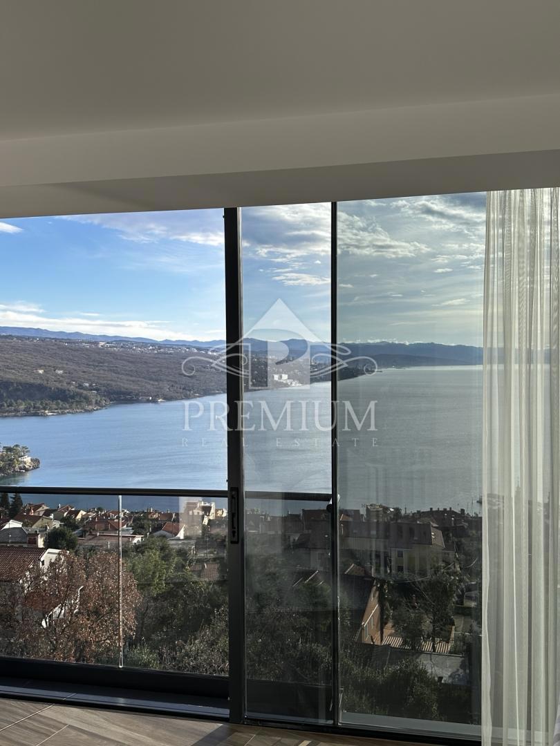 NOVOZGRADLJENI PENTHOUSE S ČAROBNIM RAZGLEDOM