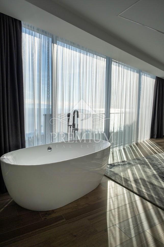 NOVOZGRADLJENI PENTHOUSE S ČAROBNIM RAZGLEDOM